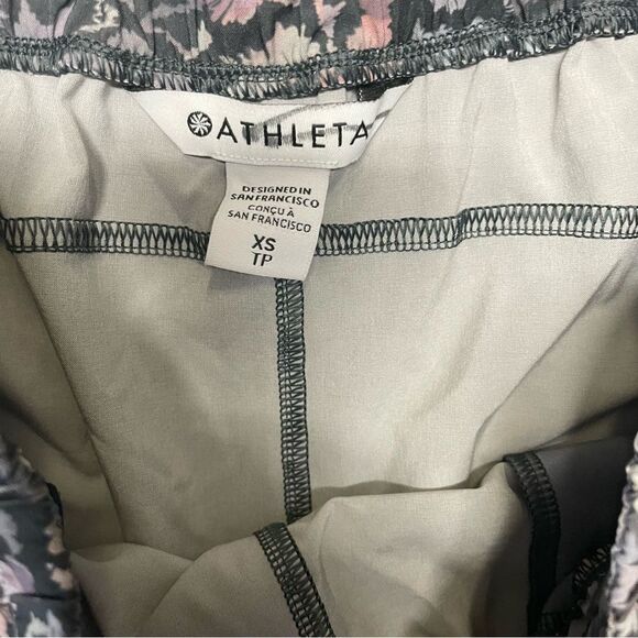 Athleta CROSSROADS SHORT - Sports shorts size XS new without tag - Picture 6 of 6